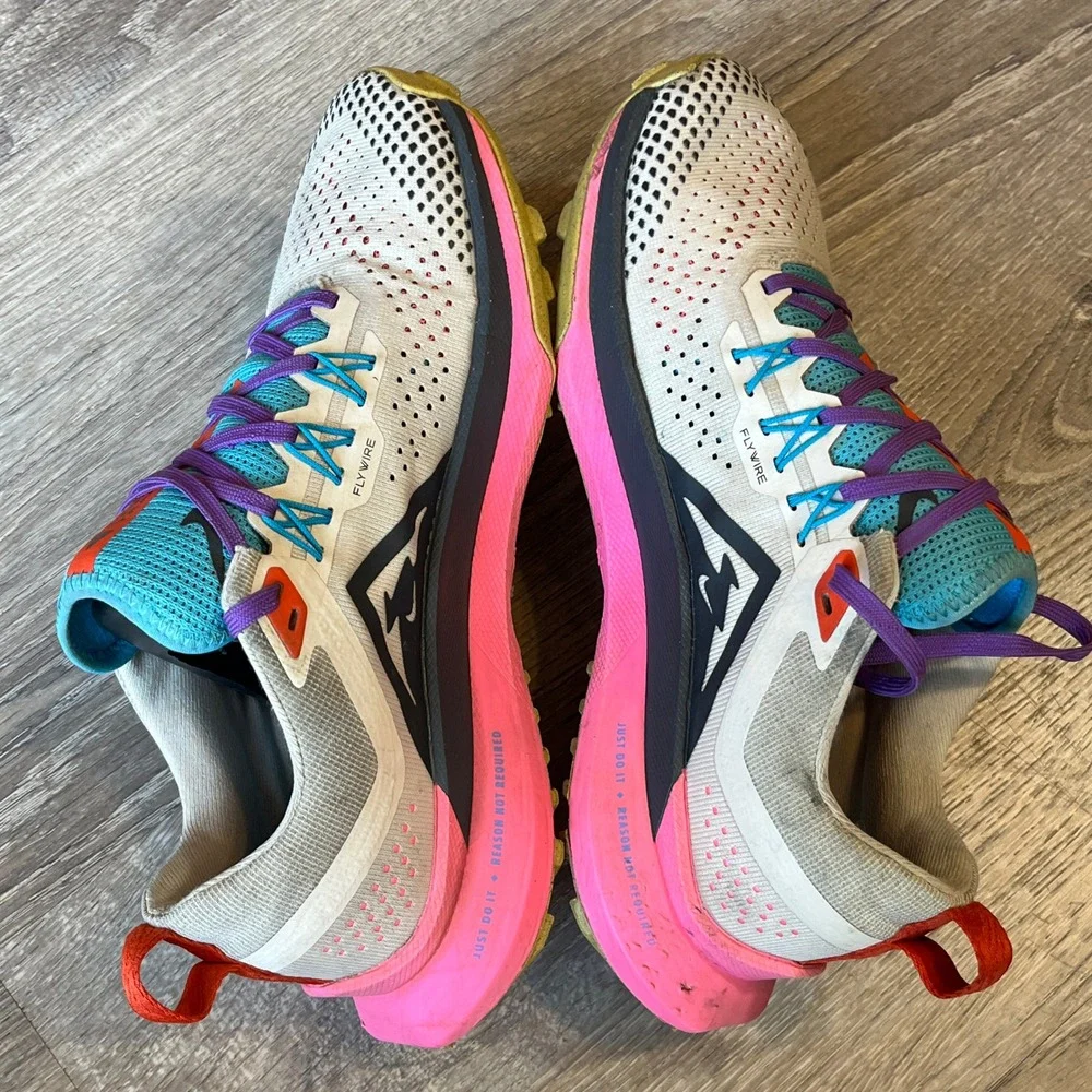 Nike Pegasus Trail 4 Womens 7.5 Running Shoes Pink Teal FD0876-100